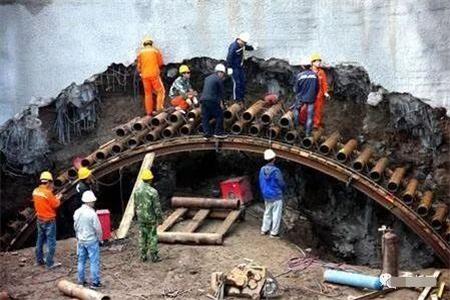 静海隧道钢花管支护案例